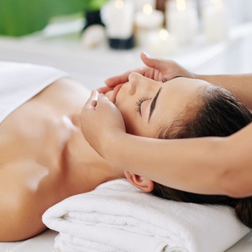 rejuvenating-face-massage-G8MR6Q3.jpg